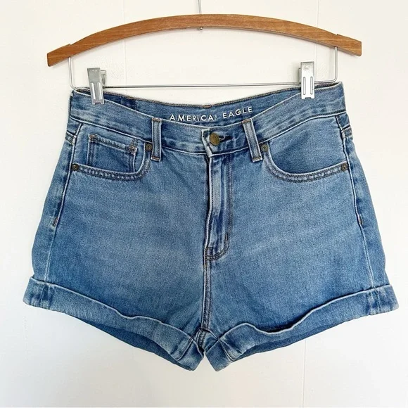 American Eagle Outfitters Denim Mom Shorts Cuffed Hem Size 4 - Picture 1 of 7